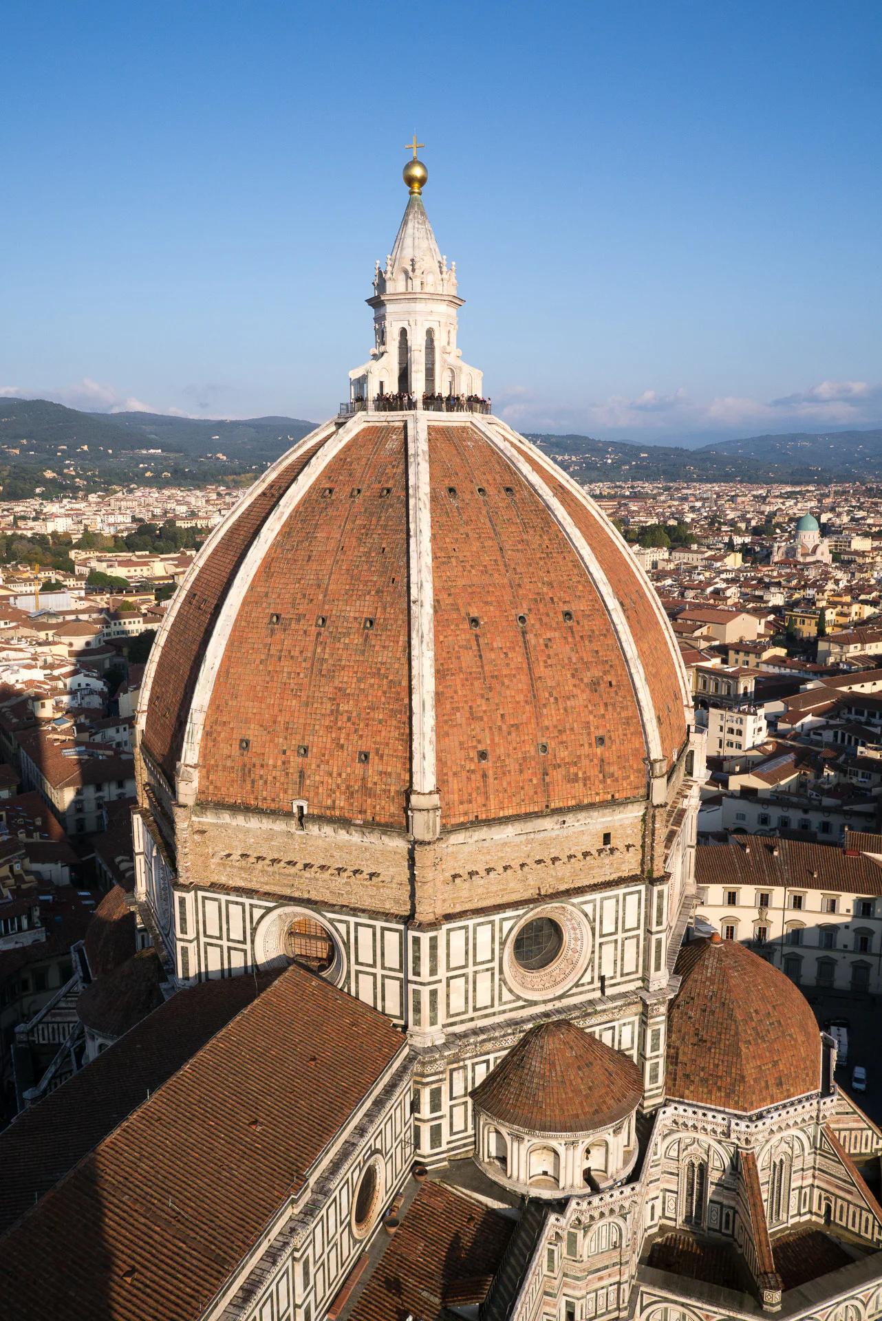 Brunelleschi’s dome made Florence Cathedral the emblem of the city: a daring double-shell vault that solved a problem medieval builders had failed to crack.